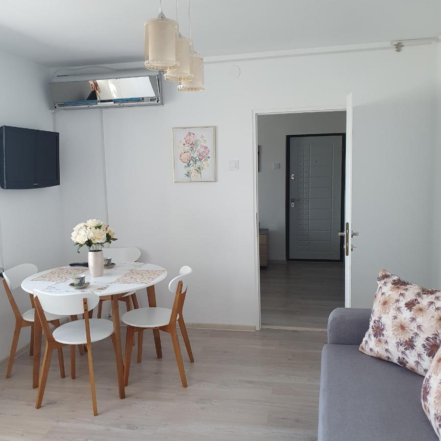 Sendy Apartment Orsova Ngoại thất bức ảnh